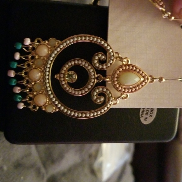 statement earrings - Picture 2 of 2